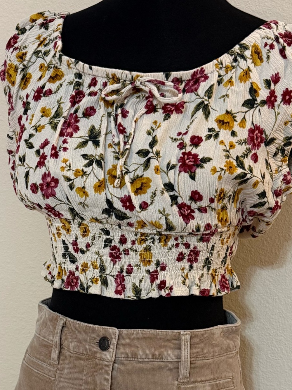 American Eagle Outfitters Floral Peasant Crop Top Size Small